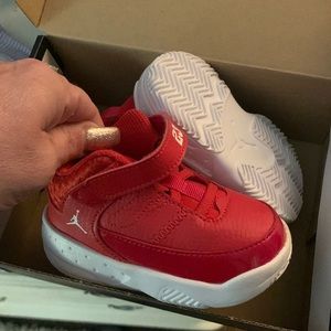 Red Jordan 5c